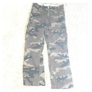 Gap Men’s Cargo Camo Utility Pants